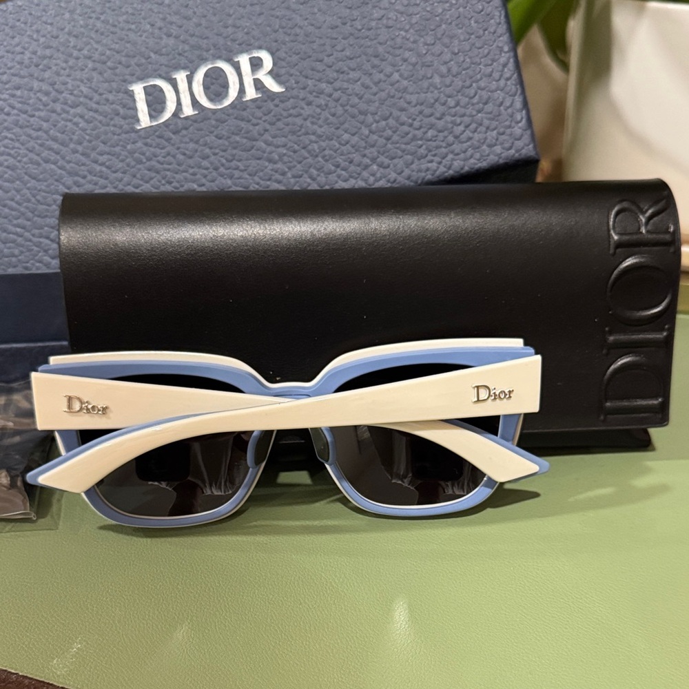 Dior White Frame Black Lens Women's Sunglasses - Picture 2 of 7
